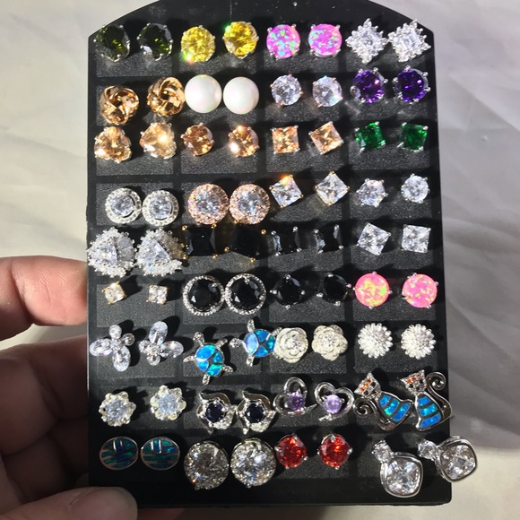 Jodi's Jewelry Jewelry - Stud earrings